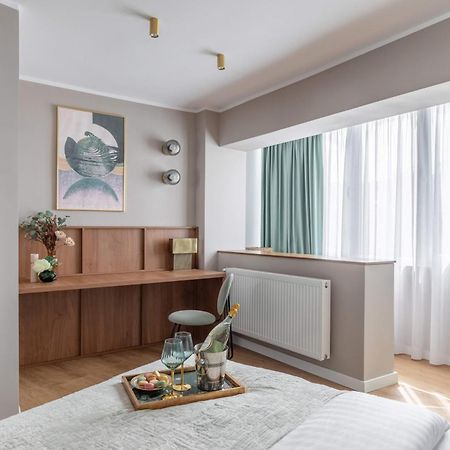 Holt - Sublime Minty Green 1Br On The Park Bukurešť Exteriér fotografie