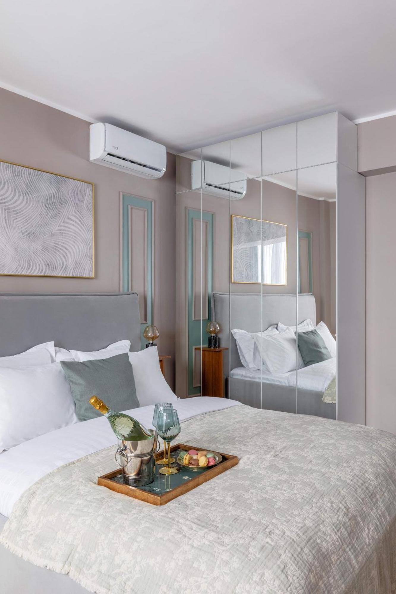 Holt - Sublime Minty Green 1Br On The Park Bukurešť Exteriér fotografie